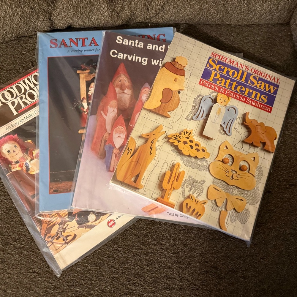 Wood Carving set of 4 books “ Scroll saw patterns “ “Santa & friends “READ lot 1